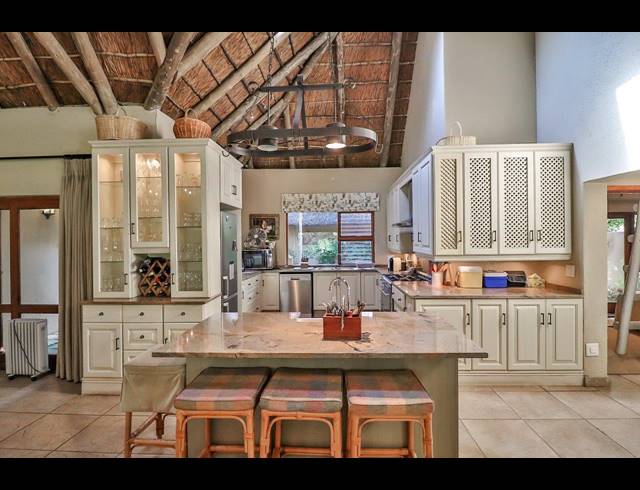 4 BEDROOM HOUSE FOR SALE IN LAKELAND ESTATE